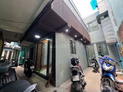Bán nhà 1 lầu 2pn mới hẻm 48/.nguyễn biểu p1 Q5.