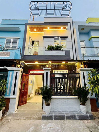 Nhà mới,hướng bắc, giá4,55 tỷ , hem oto