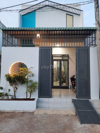 Nhà 1 trệt 1 lửng 5x22m, DTSD 147m2, 3PN, hẻm xe hơi, hướng Nam