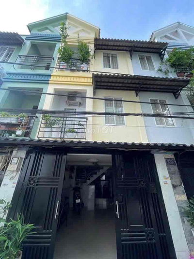 Bán nhà,hxh,nhỉnh 4 tỷ,3 tầng,4x20,gần H.T.Phát,Q7