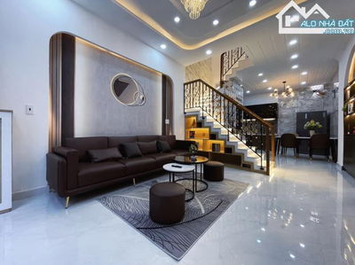 Bán nhà ngay Lê Văn Sỹ, Tân Bình. Giá: 2.8 tỷ/64,5m2. Sổ hồng riêng công chứng ngay