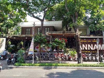 Cho thuê nhà mặt tiền Đường Trương Định, Phường 6, Quận 3. DT: 30x20m