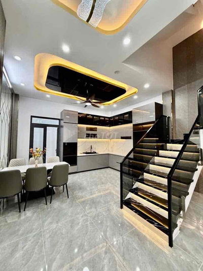 BÁN NHÀ CẠNH CHỢ PHÍ XUÂN 4 TÂNG NHỈNH 5 TỎI. NHÀ BÈ