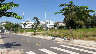 Lô đất 100m2 ngay BX Miền Đông mới Q9 cũ, giá 4,350 tỷ bao thuế,sổ sẵn