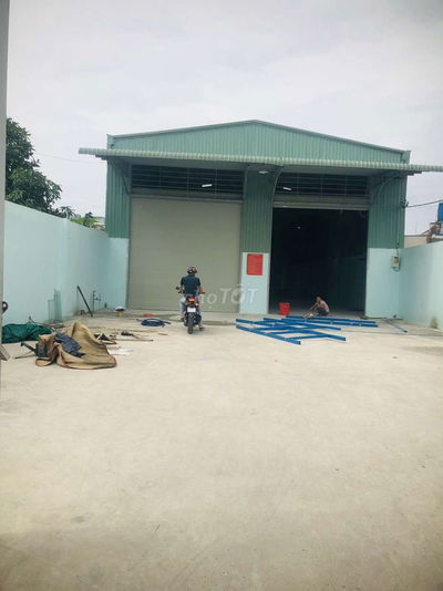 Cho thuê nhà xưởng 600m2 xe tải lớn p.Thạnh Lộc Hà Huy Giáp quận 12