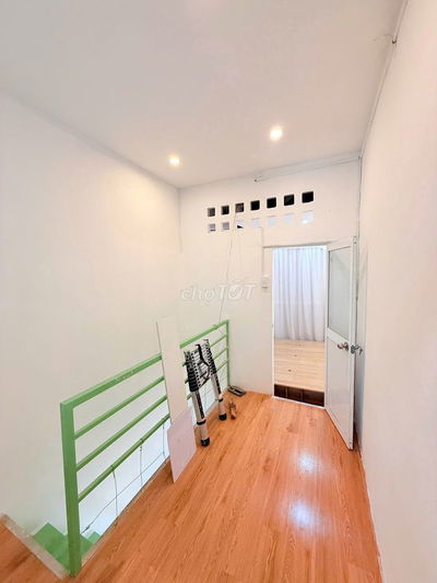 NHÀ Ở NGAY – GIÁP QUẬN 10!  24m² – 2 tầng – 2PN – full nội thất