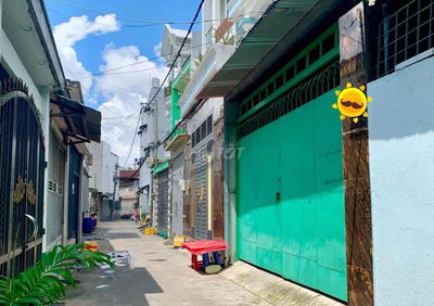 HIẾM NHÀ NGAY ĐƯỜNG NGUYỄN VĂN QUÁ - HẺM XE HƠI - NHÀ CẤP 4 - 100m2