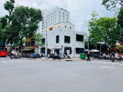 Cho thuê nhà GÓC 2MT 130 Nguyễn Đình Chiểu, Phường 7, Quận 3