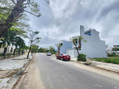 Gia đình cần bán lô đất tại phố CHùa THống giá 2,5 tỷ