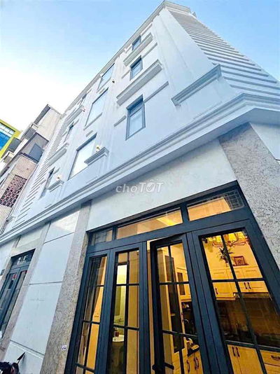 bán nhà q1 chính chủ : lh ***