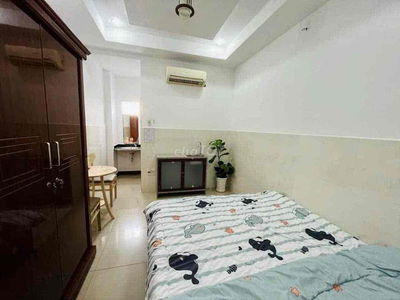 Căn Hộ Dịch Vụ Full Nội Thất Cao Cấp - Cách Đầm Sen 5P Đi Xe