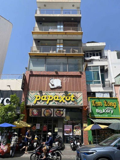 MT Nguyễn Trãi Q1. Khu thương hiệu