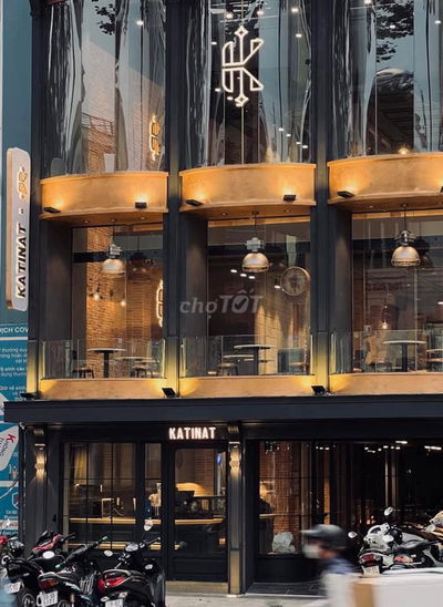 Cho thuê nhà mặt tiền Đường Nguyễn Tri Phương, Phường 8, Quận 10.