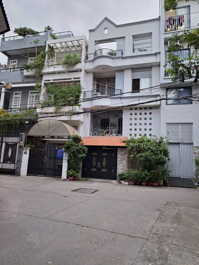 Cho thuê nhà 135/3  Nguyễn Cửu Vân - 4.5×20-  4 tầng- 35 tr/t