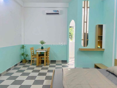 KHAI TRƯƠNG PHÒNG TÁCH BẾP CỬA SỔ TRỜI SIÊU THOÁNG SÁT NGAY QUẬN 10