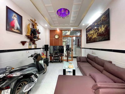 BÁN NHÀ 2 TẦNG HXH, GẦN 50M²,QUANG TRUNG SÁT CHỢ HẠNH THÔNG TÂY