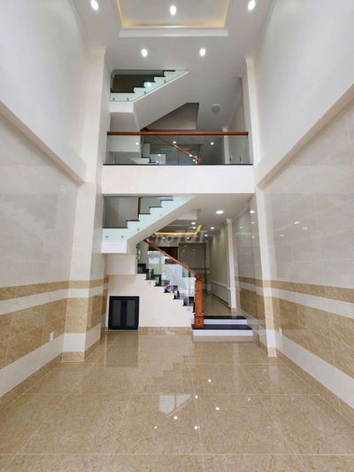 NHÀ PHỐ MỚI TINH HẺM XE TẢI 585 QL 13