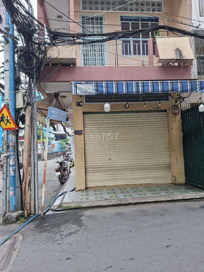 Cho thuê mặt bằng kd căn góc 2 mt ,gần trường học