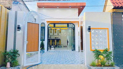 Nhà Mặt Tiền Ngay Chợ Bình Chánh sổ hồng riêng