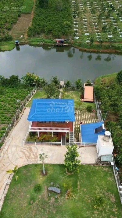 Bán nhanh lô đất view hồ 23x82,3m 1893m2 giá 500triệu sẵn nhà homestay