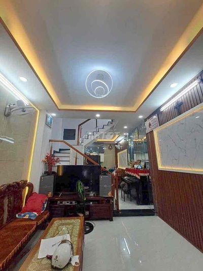 Nhà Trệt lầu 4 x 11. nội thất cao cấp (2pn&2wc) gần chợ giáp Q12