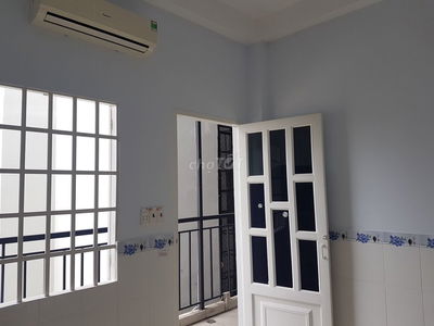 Phòng Riêng 14m2 ban công mini. 3 tr  Ngã 4 Hàng Xanh