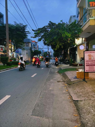 MTKD Nguyễn Cửu Đàm Tân Phú 45m2 vuông vức ngang 4m 5 tầng BTCT Sổ đẹp