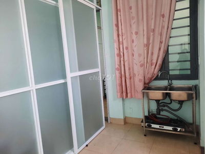 1.8 triệu/tháng. Phòng trọ mới xây, sạch sẽ, an ninh tốt.