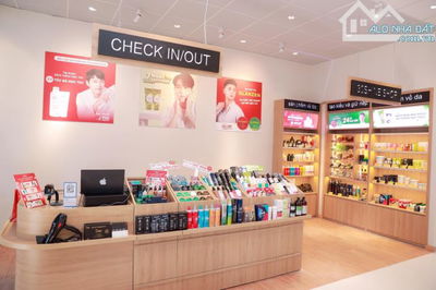 Cho thuê nhà mặt tiền đường trần hưng đạo gần ngã tư mậu thân