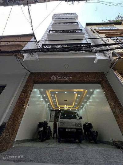 Bán nhà riêng tại Nguyễn Đình Hoàn, 18,5 tỷ, 45m2, 3PN, 5WC, 6 tầng