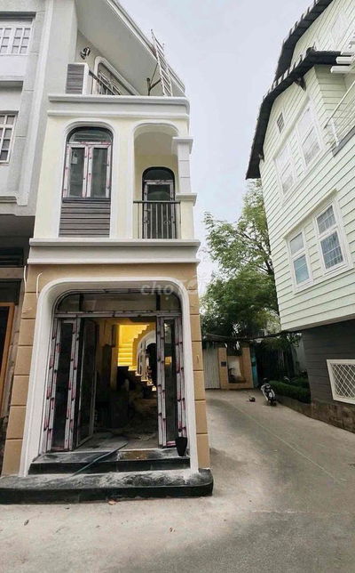 CÁCH MẶT TIỀN KHÁNH HỘI 30m - NHÀ 3 TẦNG 86m - XE HƠI ĐỖ CỬA GIÁ 8Tỷ5