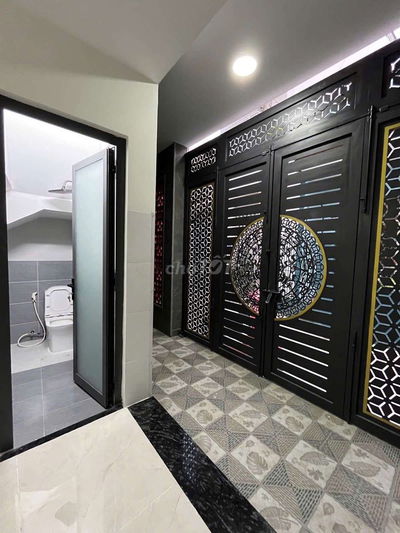 MTKD Lương Thế Vinh, 100m2, 5 tầng kiên cố. Nở hậu đẹp. KD cực xung