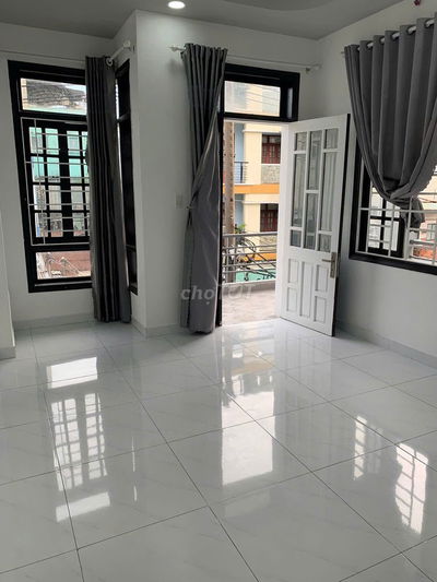 Góc 2 mặt tiền 136 trần văn Quang phường 10 T. Bình. 5 tầng, giá 17 tỷ