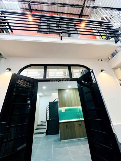 Nhà 2PN ở Tô Ngọc Vân Q12 gần chung cư Picity có ban công. Giá 838tr