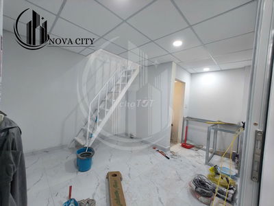 Phòng rộng có gác, cửa sổ thoáng Phạm Hùng gần nhà thờ Nam Hải