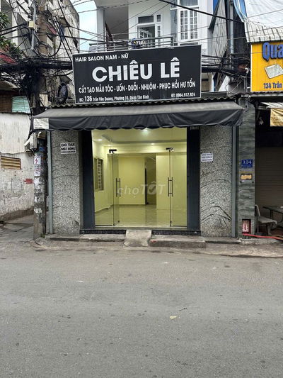 mặt Băng 136 Trần Văn Quang, Phường 10, Quận Tân Bình. lối đi riêng