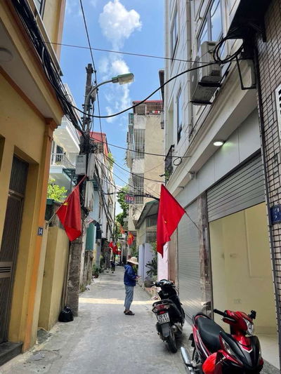 Chú Tám bán nhà bồ đề 52m 5 tầng giá 8.5 tỷ có thương lượng