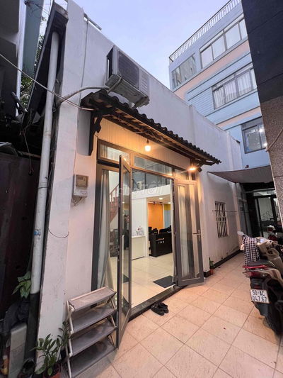 Nhà nguyên căn 1 Trệt + 1 Lửng, đường Lý Chính Thắng (Quận 3 cũ)