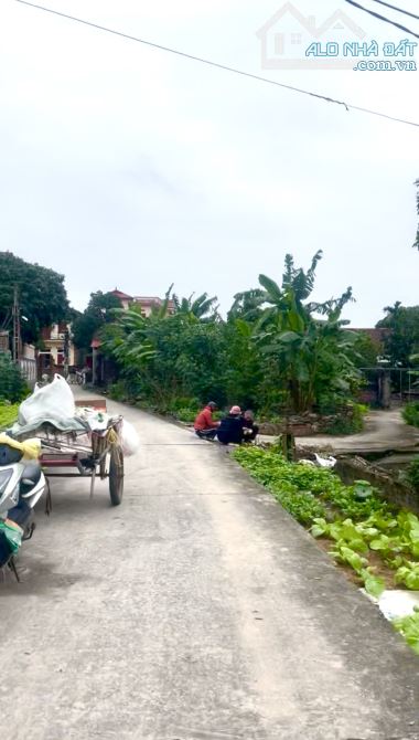 Lo góc 3 mặt tiền-chục chính Phú Lâu-Lương Tài-view 2 hồ triệu đô tuyệt đẹp chỉ 1,4x tỷ.