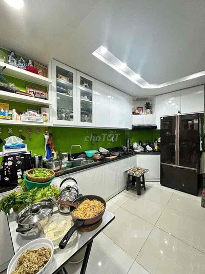 Nhà 4 Tầng mới đẹp ở ngay - sẵn 3PN - Lý Thái Tổ Quận 10