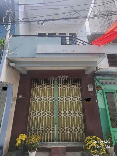 Nhà ở hẻm sát mặt tiền