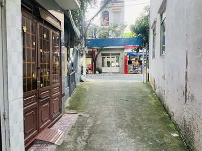 70m2 ngang 5.3m hxh nhà 3 tầng sát mặt tiền. Đường 185 q9. Siêu rẻ