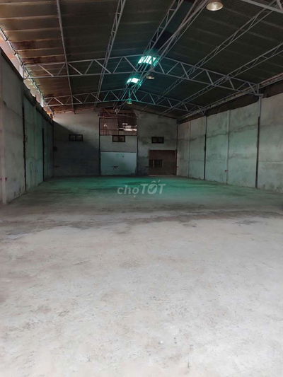 Thuê kho 300m2 ngay sát Chợ Bình Tân đường tải 3 tấn