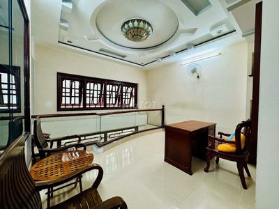 Nguyên căn VIP Gia đình và văn phòng full nội thất trung tâm