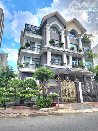 Bán Biệt Thự Đẹp 5 Tầng, Thang Máy, Có Hầm, 200m2, 10x20m, Chỉ 58 Tỷ 5, Tân Hưng, Quận 7