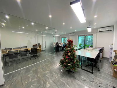 Cho thuê văn phòng tại Hoàng Văn Thái 60m2 nhà mới 100% siêu đẹp.