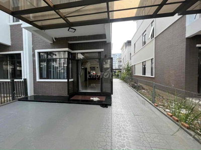 Cho thuê nhà phố đảo KĐT Mizuki Park - Compound an ninh, dân trí cao