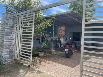 Bán nhà mặt tiền kinh doanh 12m ngang,đối diện chợ