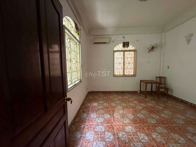 Cho thuê phòng Lầu 1.Đường Xô Viết Nghệ Tĩnh.Phường 25.Q.Bình Thạnh