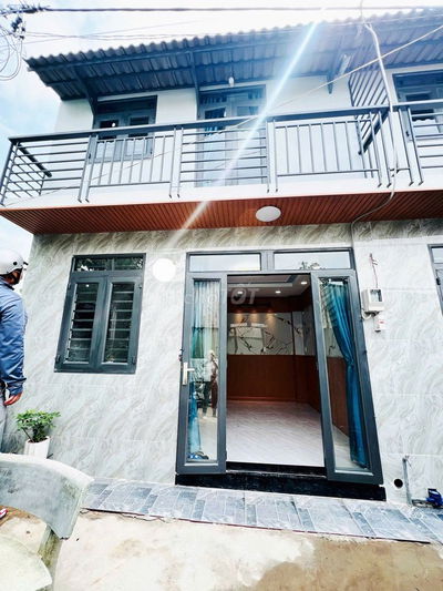 Nhà (5x5,5m) có 2PN có ban công ở Lê Thị Riêng Q12. Giá 1tỷ138tr